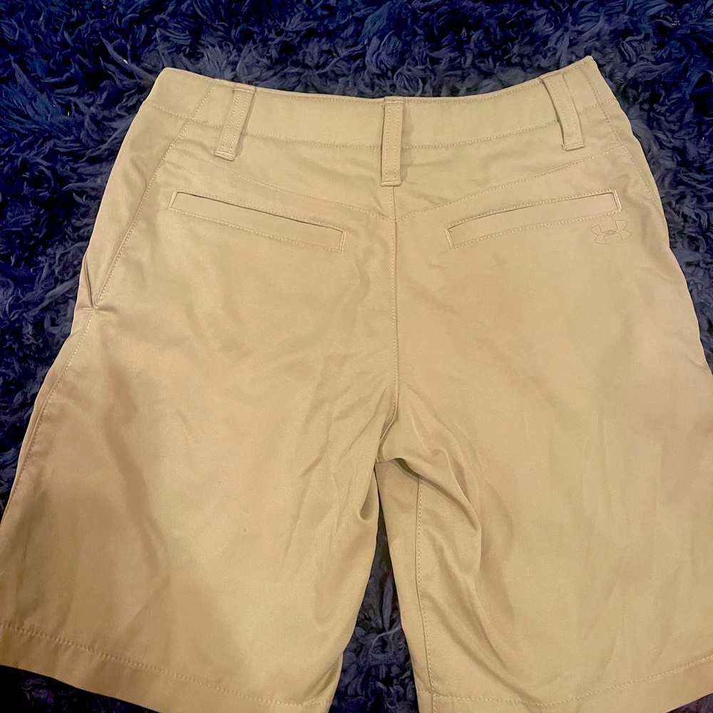 Boys size 10 under armour shorts. New with out tag.